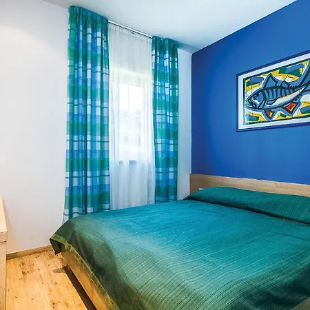 In With Outdoor Swimming Pool, 2 Bedrooms And Wifi Διαμέρισμα *