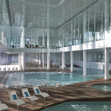 In With Outdoor Swimming Pool, 2 Bedrooms And Wifi Διαμέρισμα *