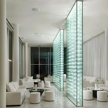 Διαμέρισμα In With Outdoor Swimming Pool, 2 Bedrooms And Wifi *